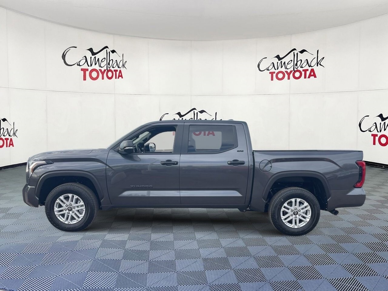 2026 Toyota Tundra SR5 CrewMax photo 4