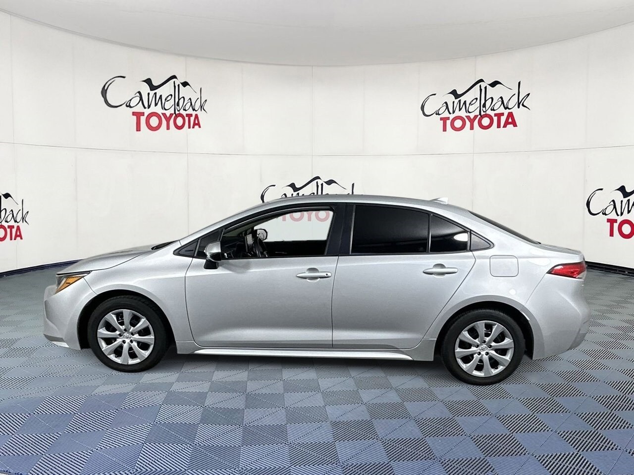 2021 Toyota Corolla LE photo 4