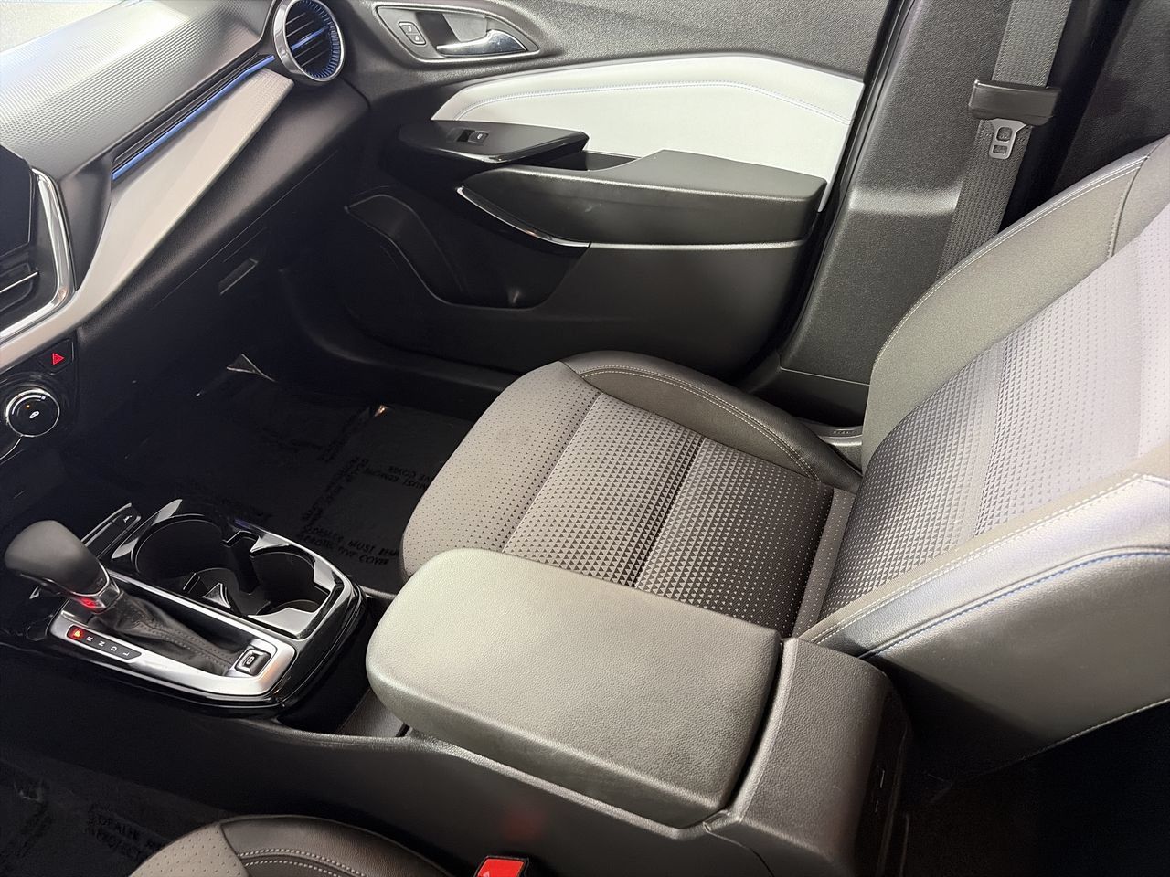 2025 Chevrolet Trax LT - Photo 22