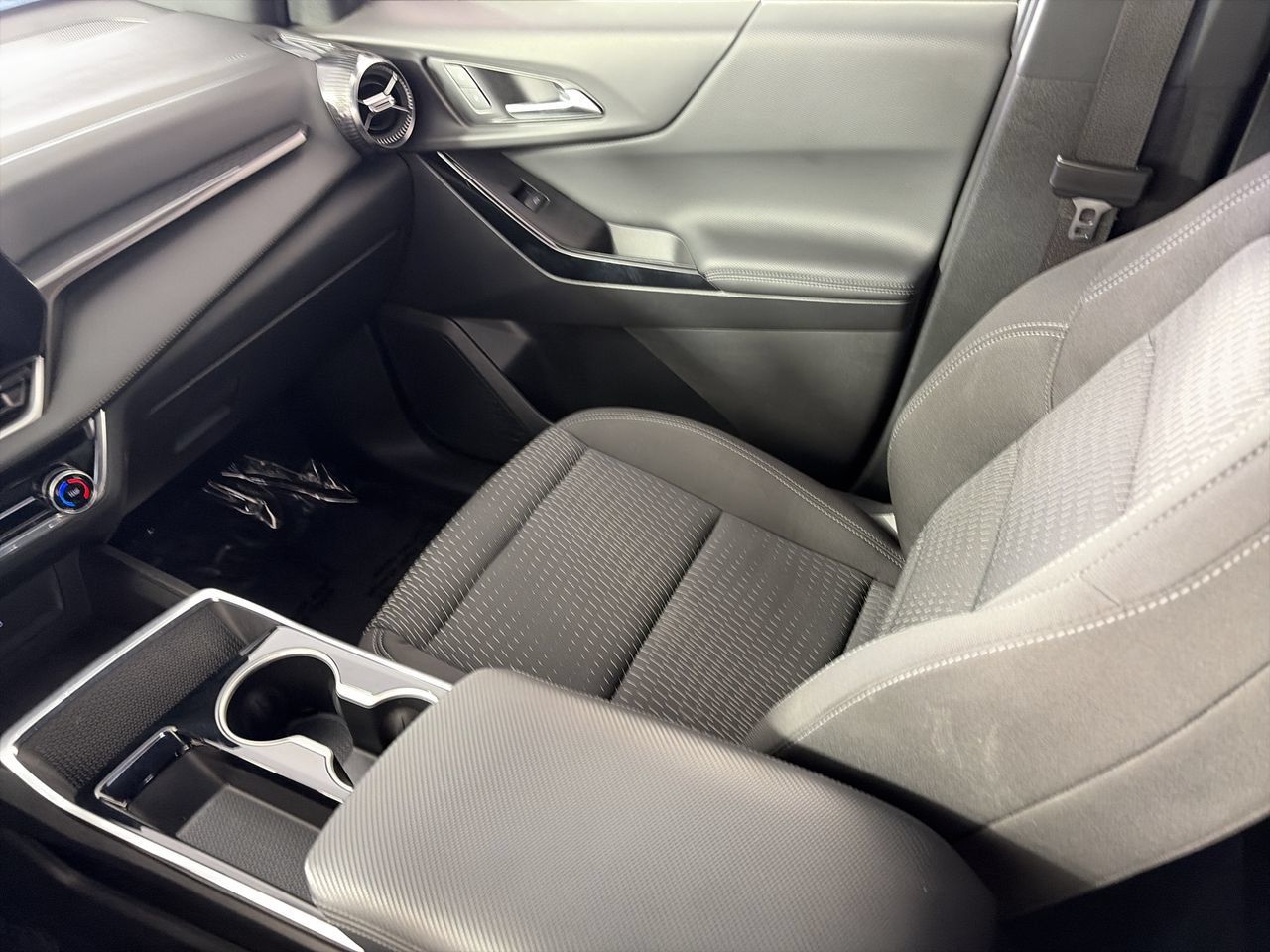 2025 Chevrolet Equinox LT - Photo 20