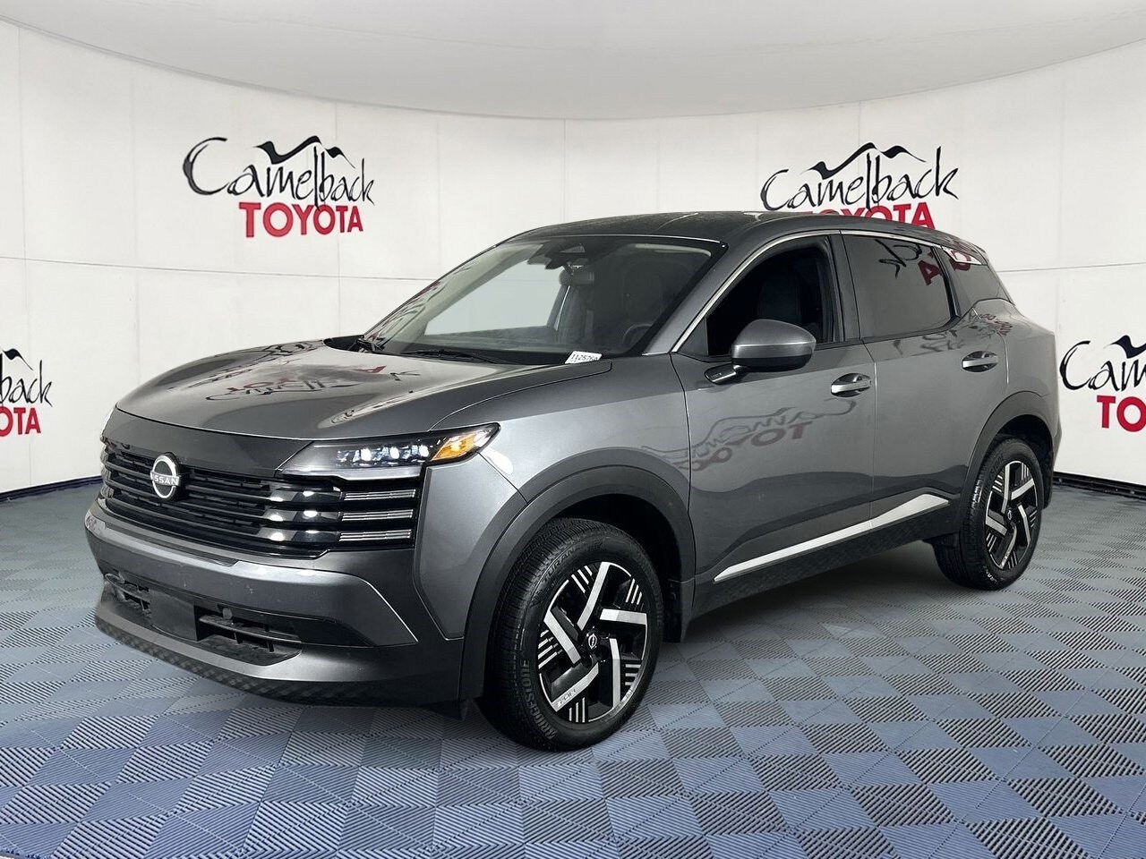 2025 Nissan Kicks SV photo 2