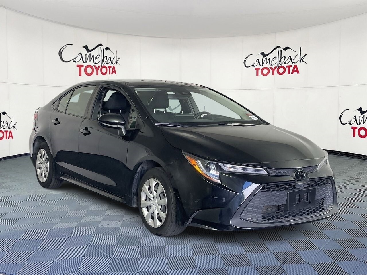 2022 Toyota Corolla LE photo 2
