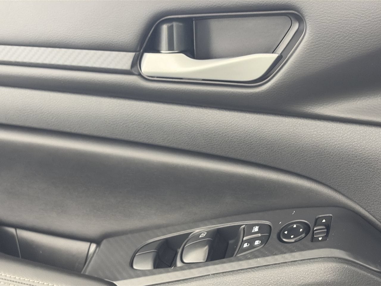 2025 Nissan Altima SV - Photo 17