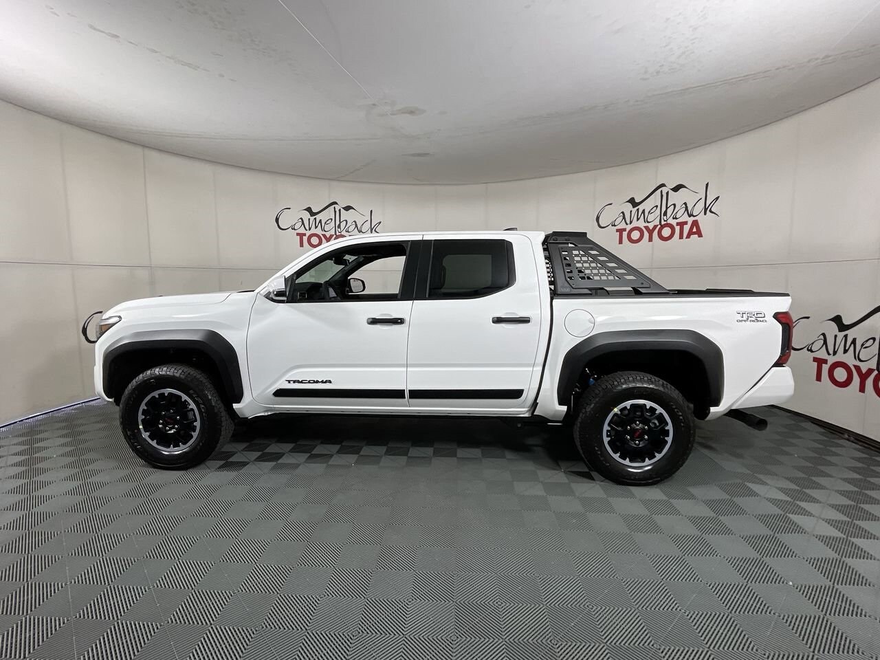 2025 Toyota Tacoma TRD photo 4