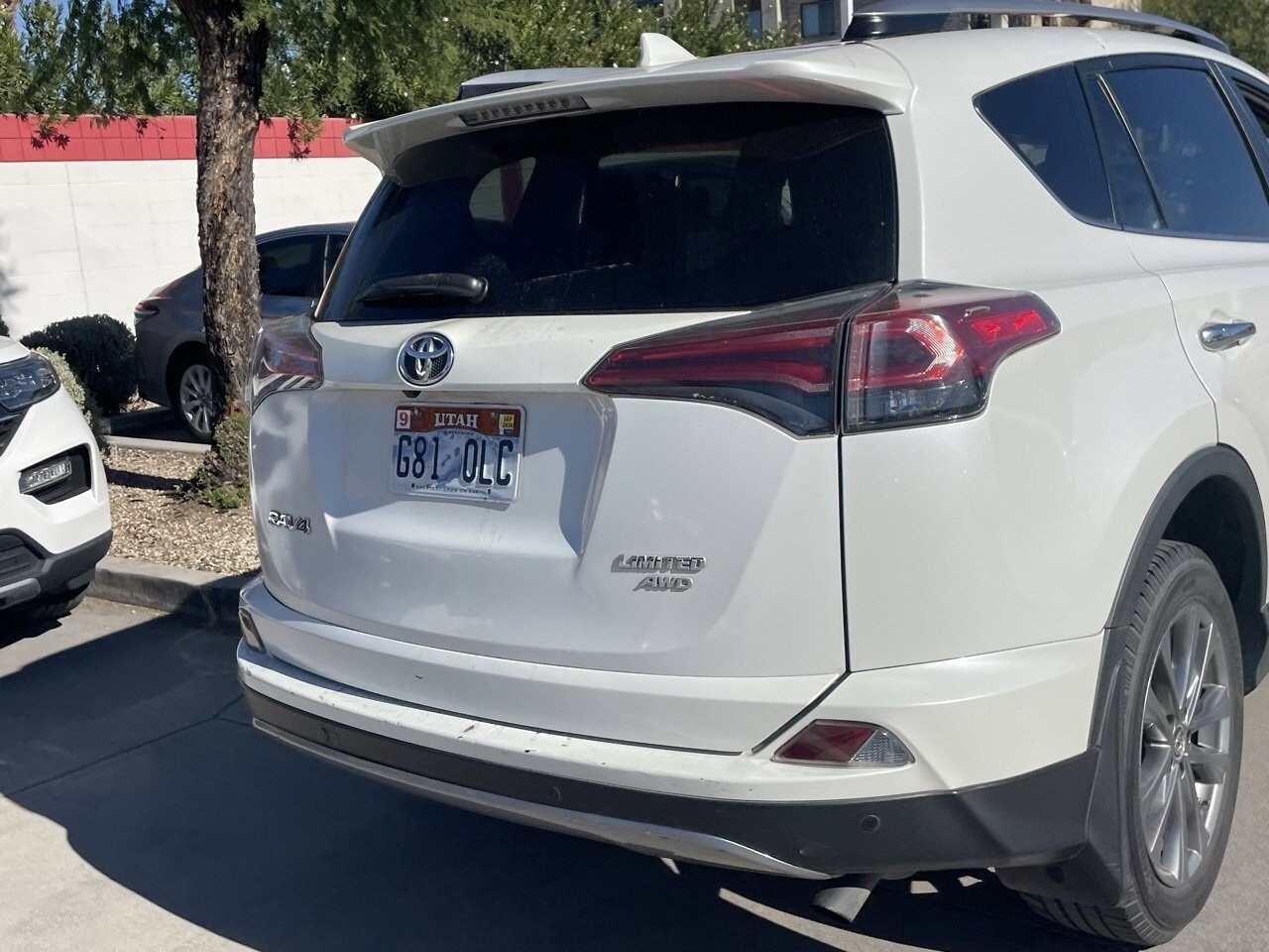 2017 Toyota RAV4 Limited photo 2