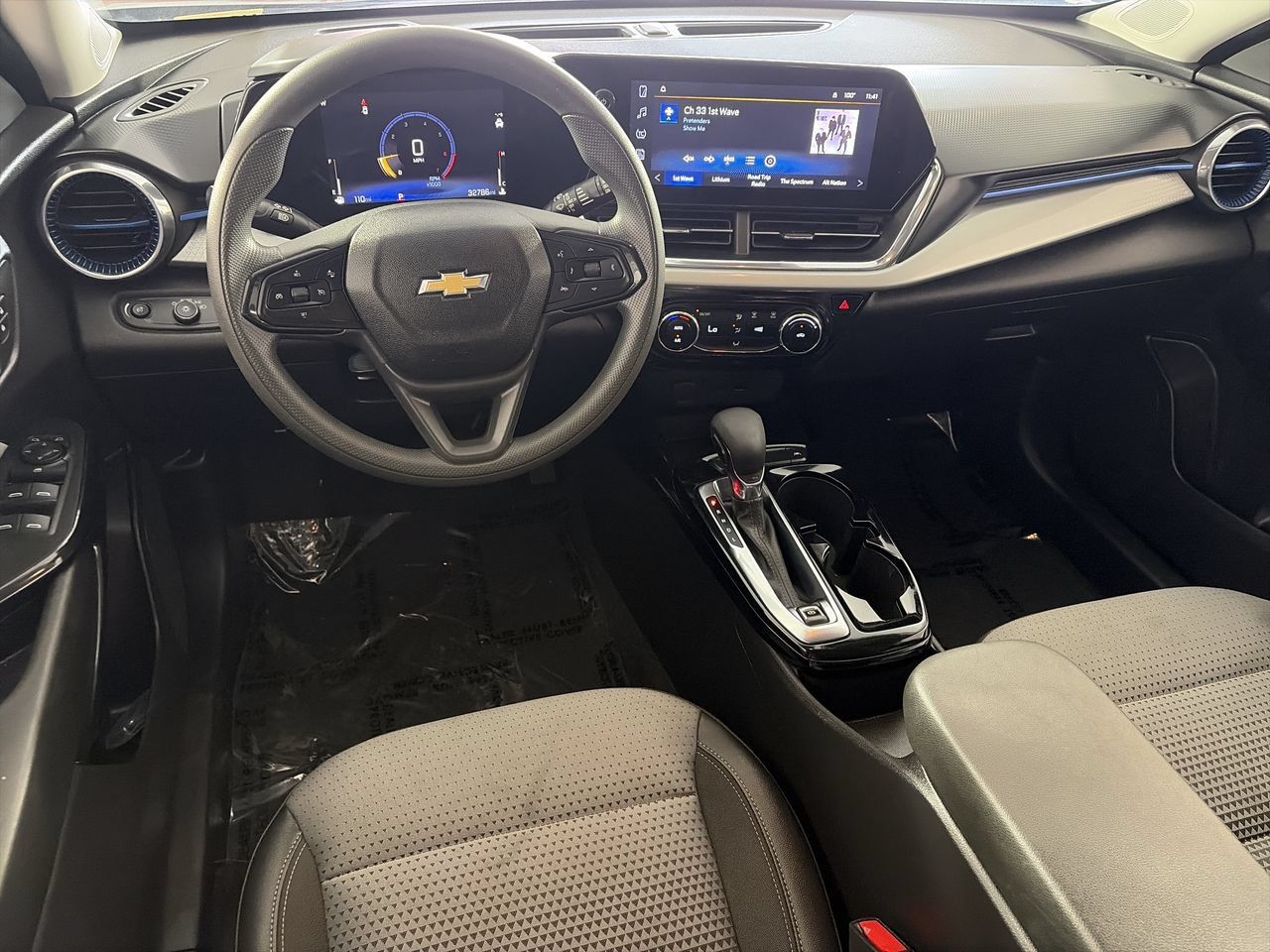 2025 Chevrolet Trax LT - Photo 21