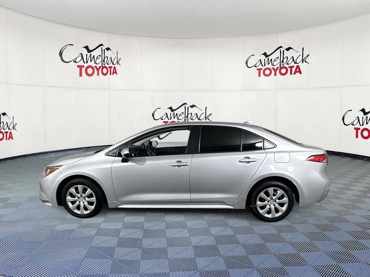 2023 Toyota Corolla SE XLE photo 3