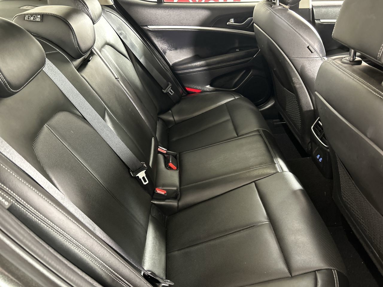 2025 GENESIS G70 Standard - Photo 24