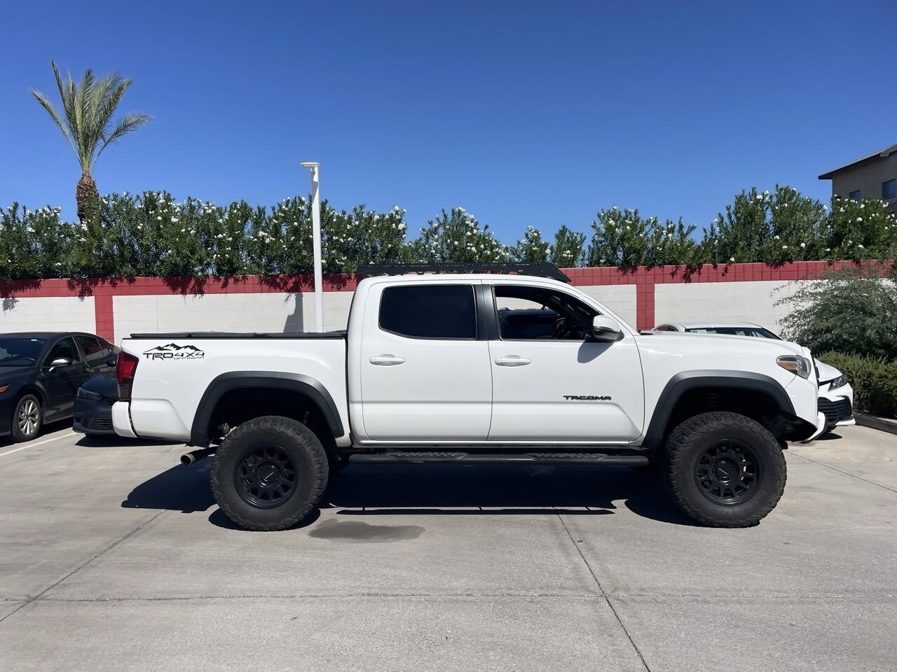 2019 Toyota Tacoma TRD Off-Road photo 3