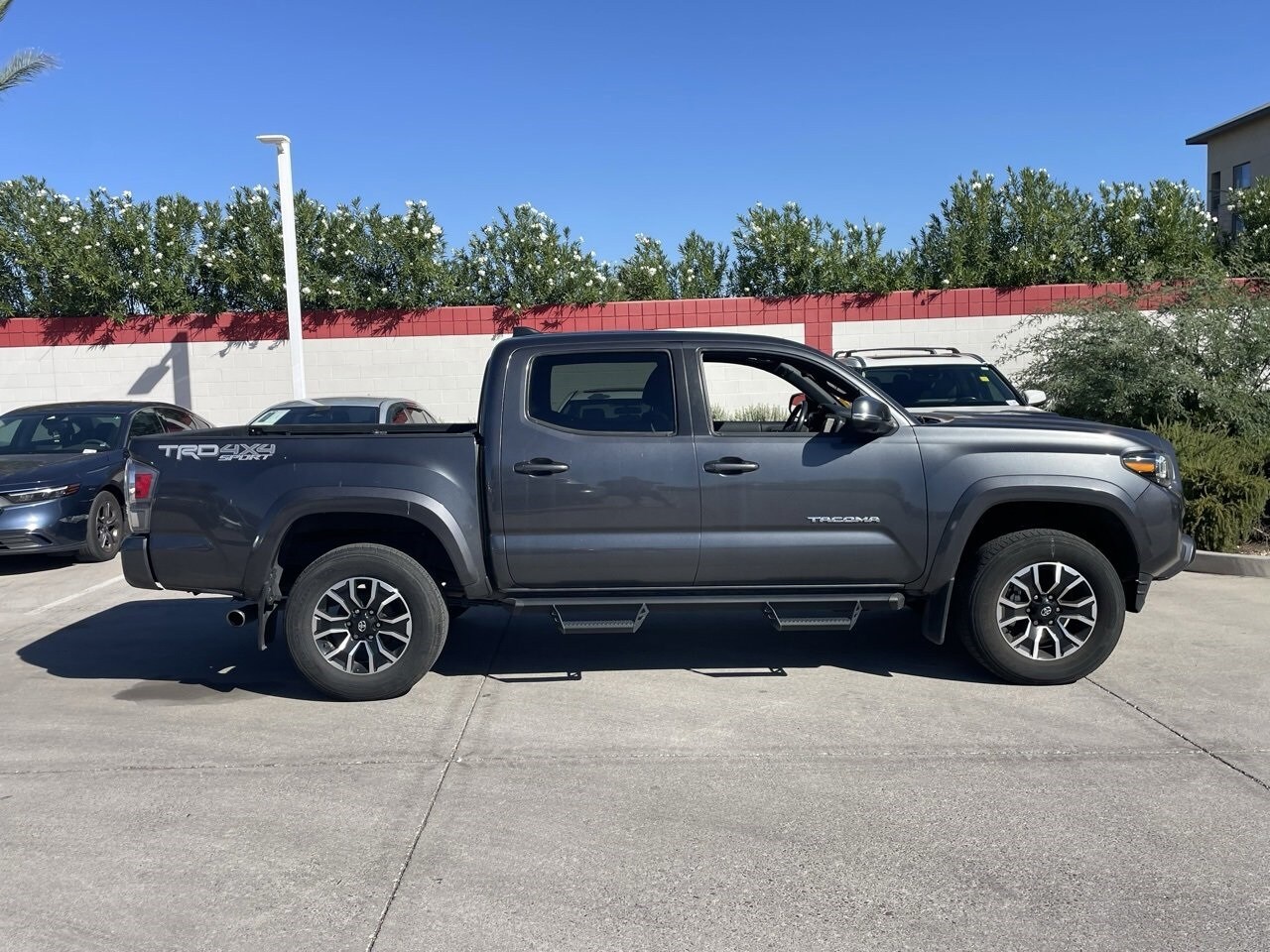 2021 Toyota Tacoma TRD Sport photo 3