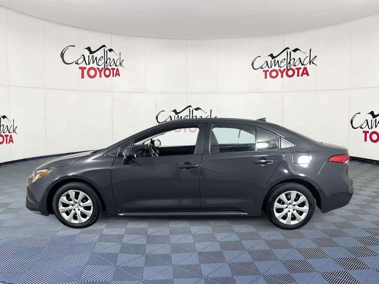 2024 Toyota Corolla LE photo 4