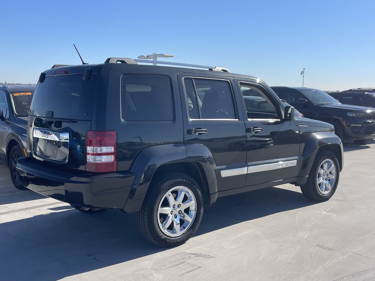 Used 2009 Jeep Liberty Limited with VIN 1J8GP58KX9W555084 for sale in Phoenix, AZ