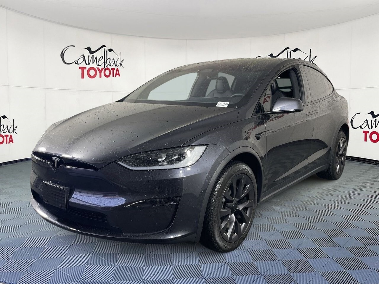 2024 Tesla Model X photo 2