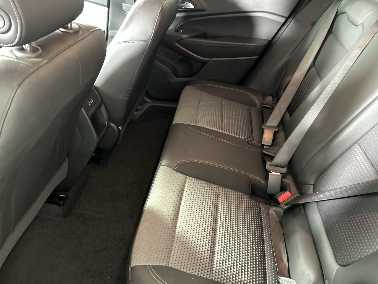 2025 Chevrolet Trax LT - Photo 24