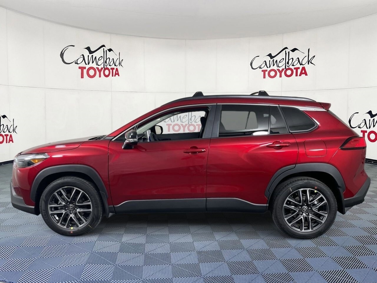 2026 Toyota Corolla Cross XLE photo 3