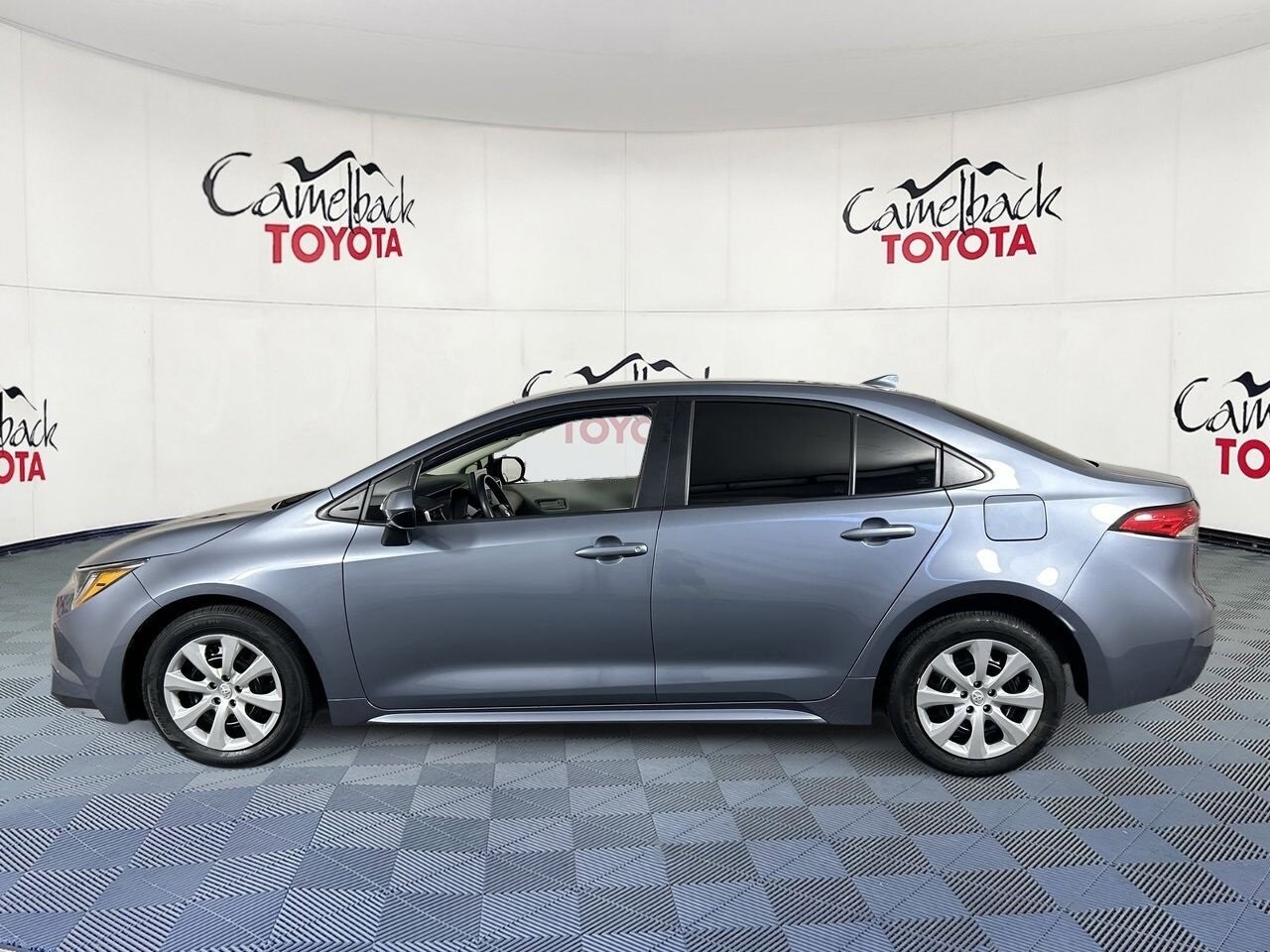 2024 Toyota Corolla LE photo 4