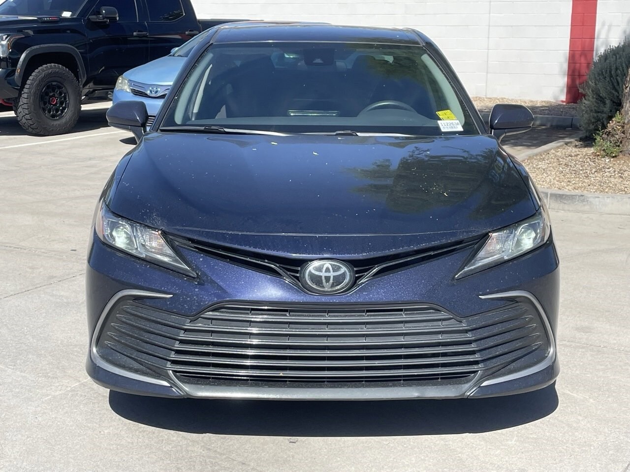 2022 Toyota Camry LE photo 2