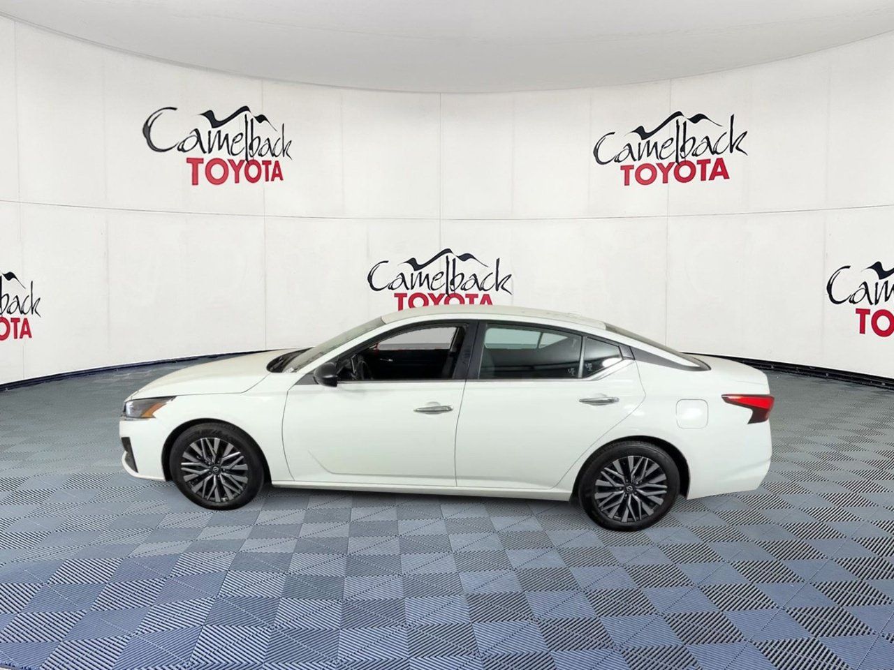 2025 Nissan Altima SV - Photo 8