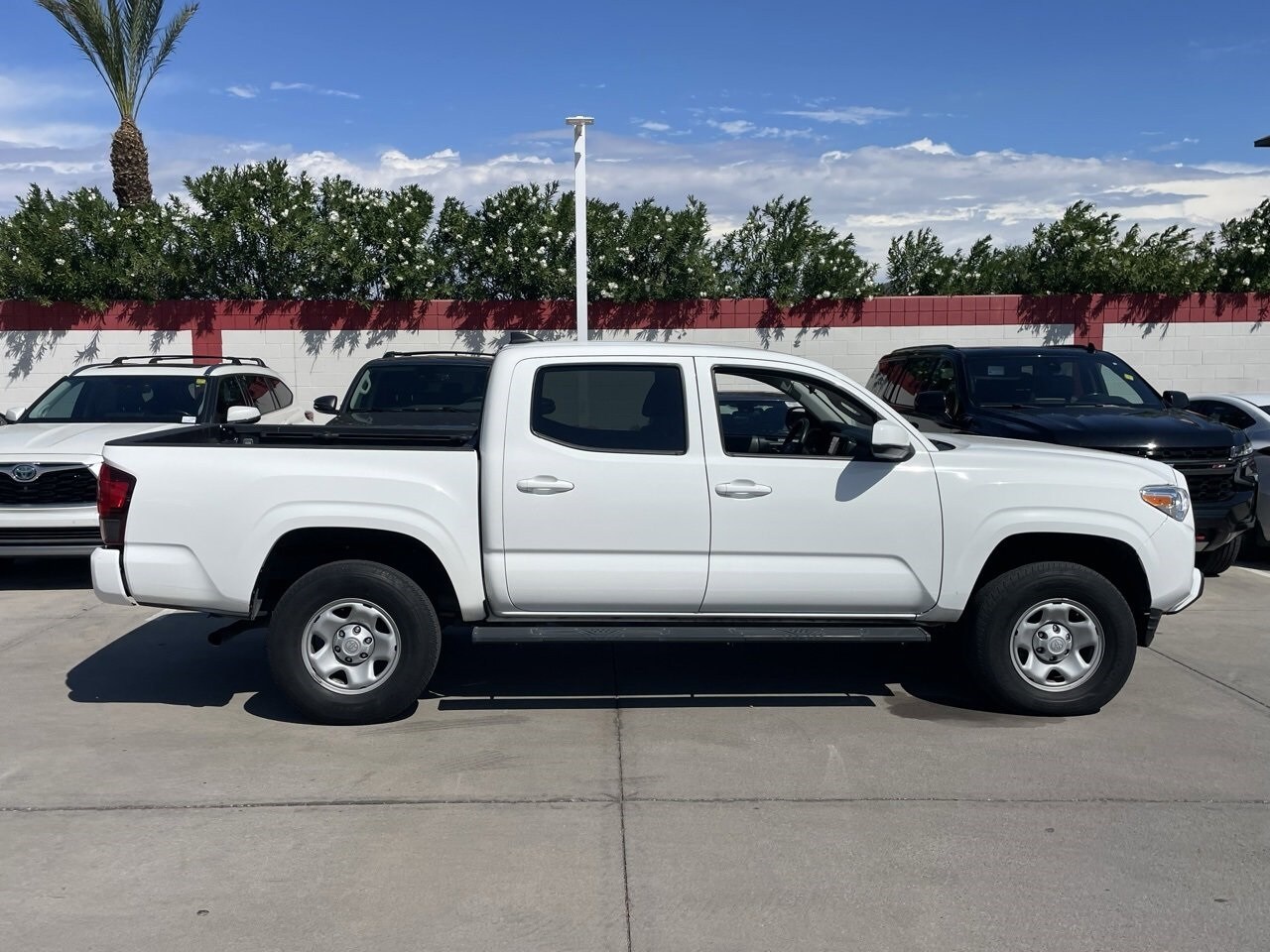 2022 Toyota Tacoma SR photo 3