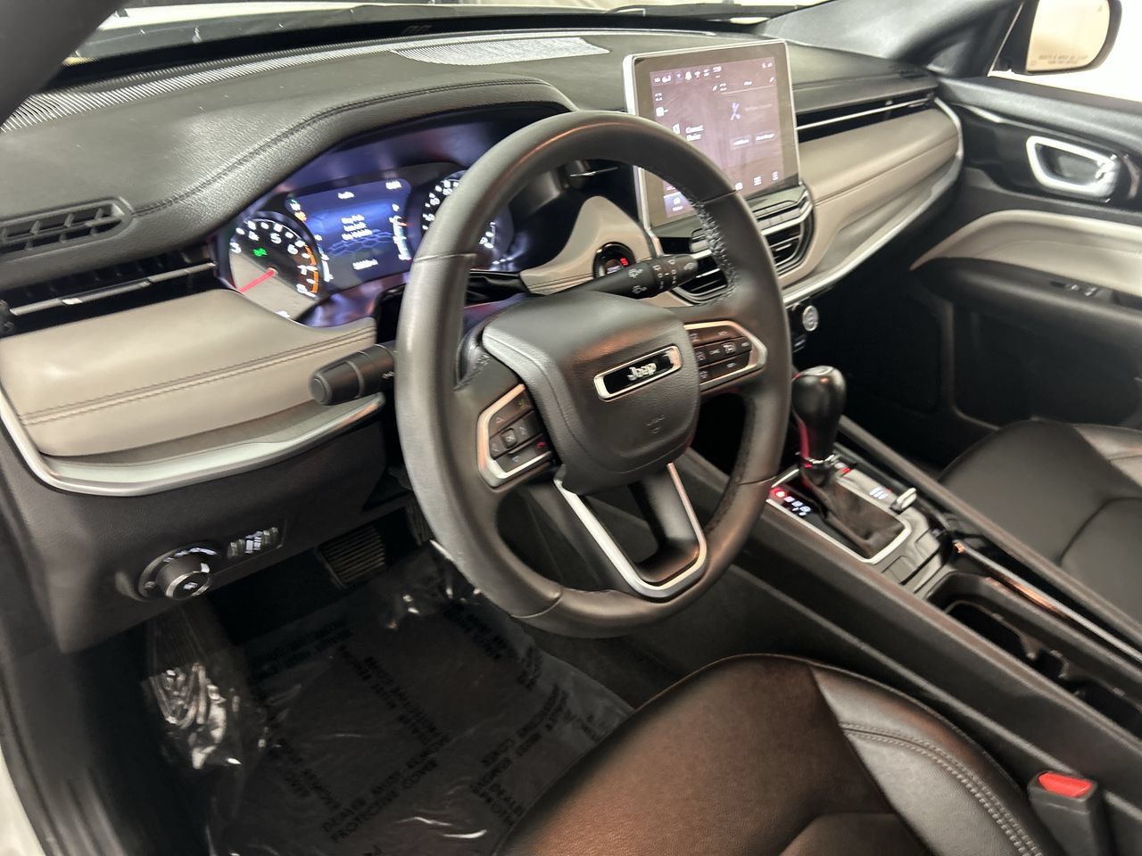 2025 Jeep Compass Limited - Photo 12