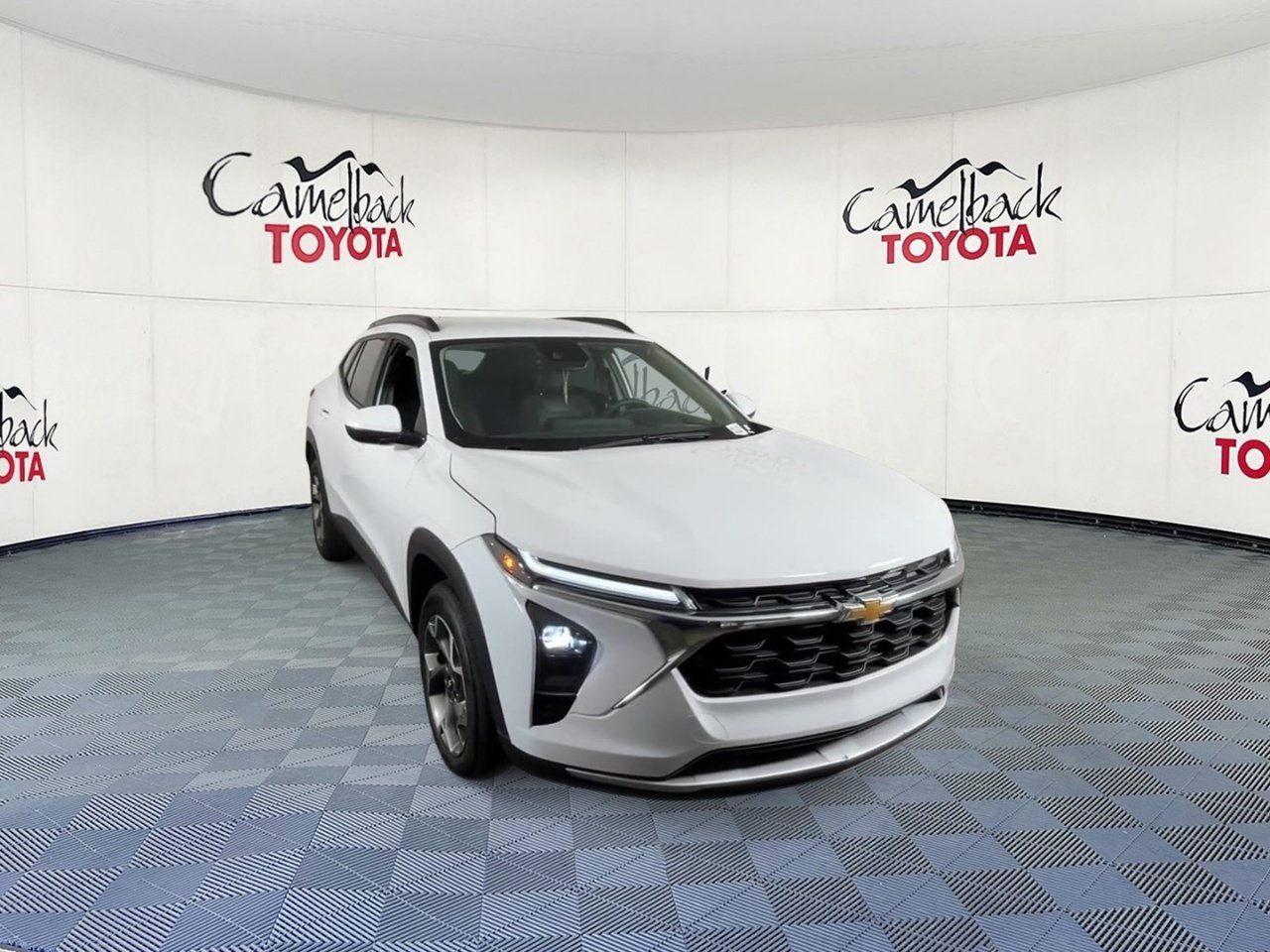 2025 Chevrolet Trax LT - Photo 4
