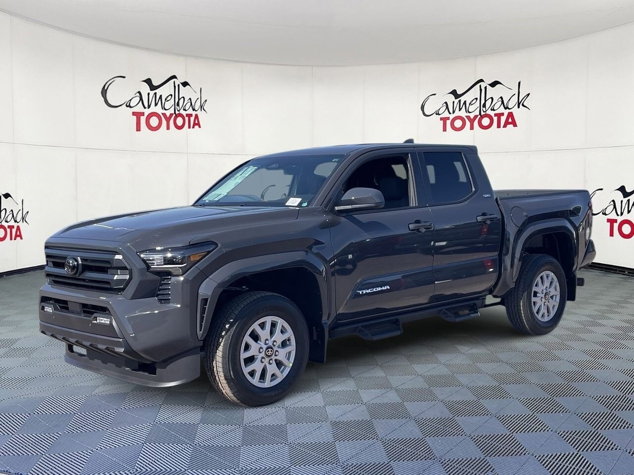 2025 Toyota Tacoma SR5 photo 3