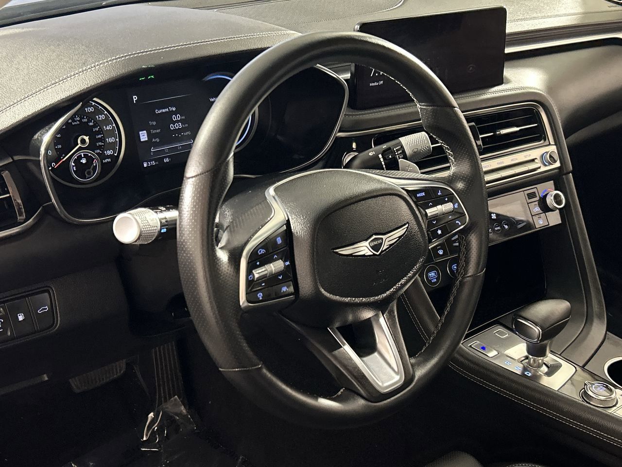 2025 GENESIS G70 Standard - Photo 13