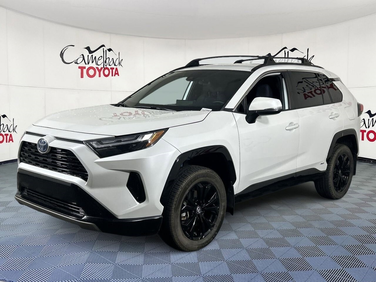 2023 Toyota RAV4 Hybrid SE photo 4