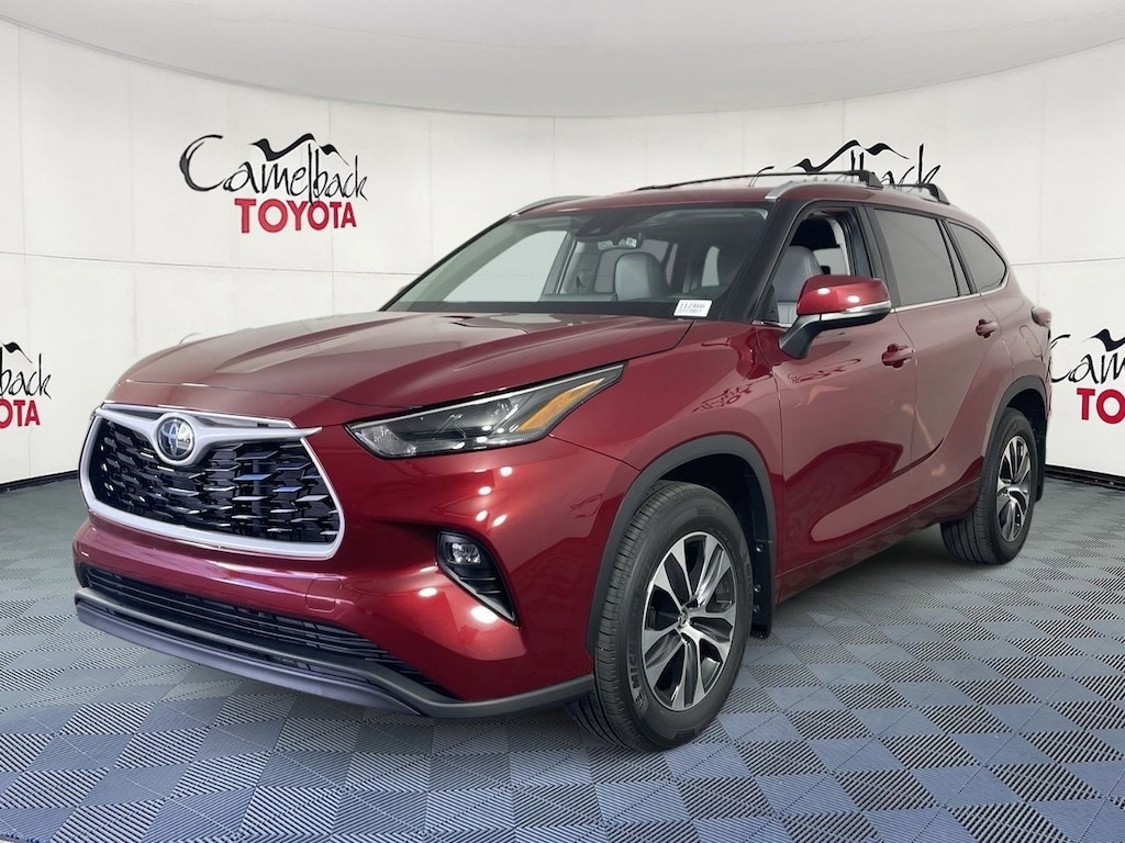 New 2025 Toyota Highlander XLE SUV