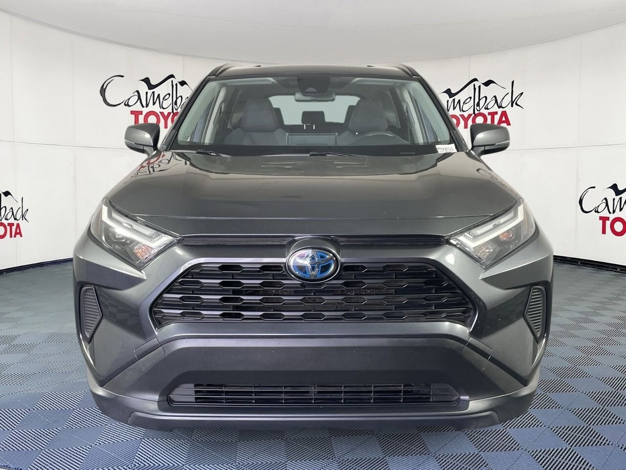 2023 Toyota RAV4 Hybrid XLE photo 2