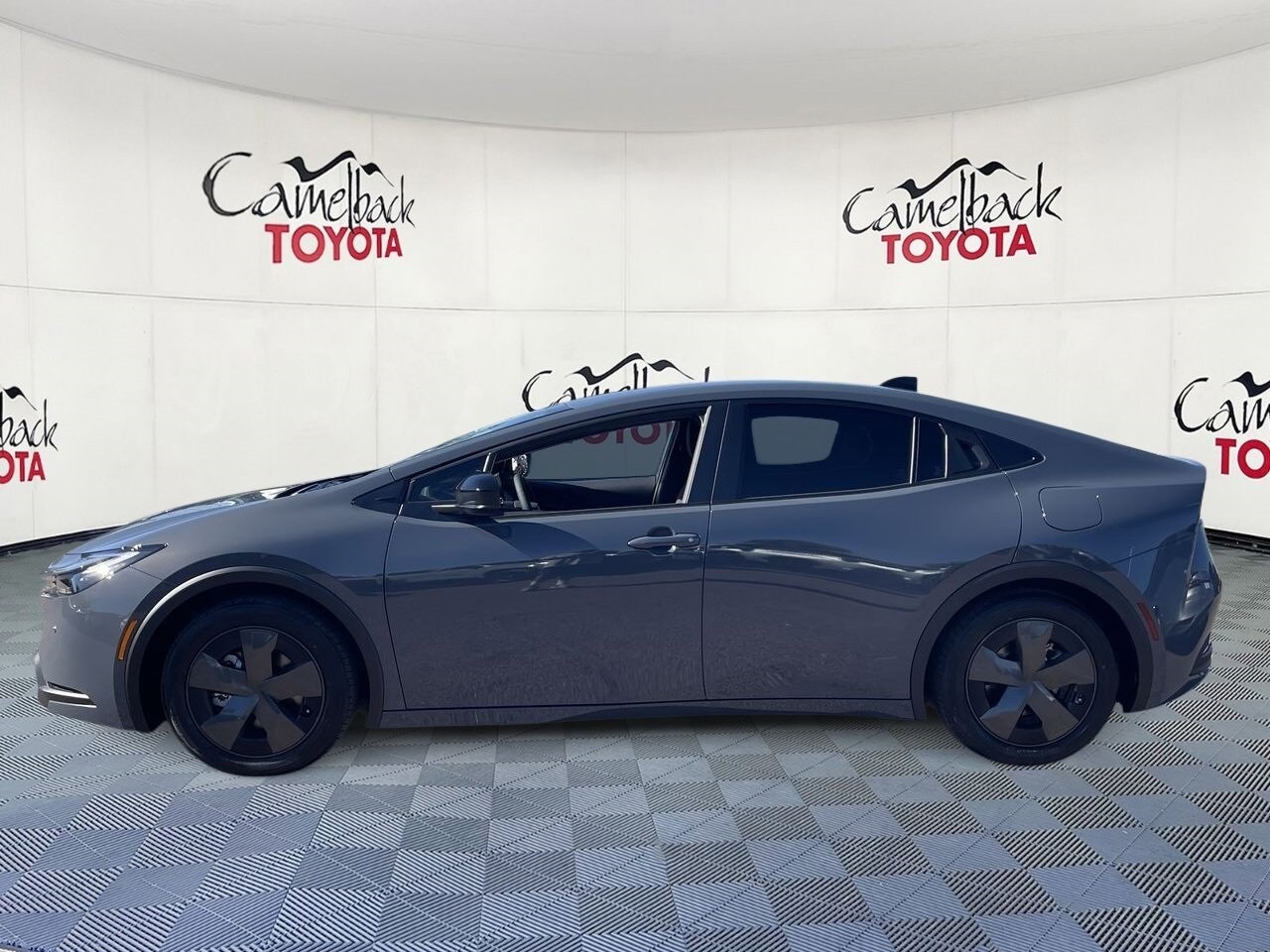 2026 Toyota Prius Plug-in Hybrid SE photo 4