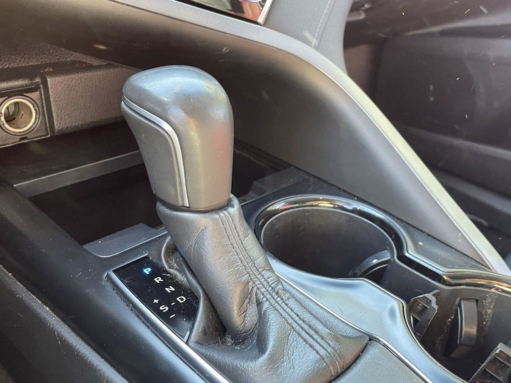 Used 2018 Toyota Camry SE Sedan