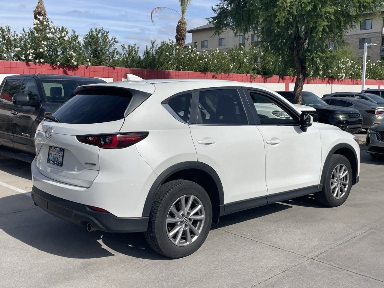 2023 Mazda CX-5 2.5 S Preferred photo 2