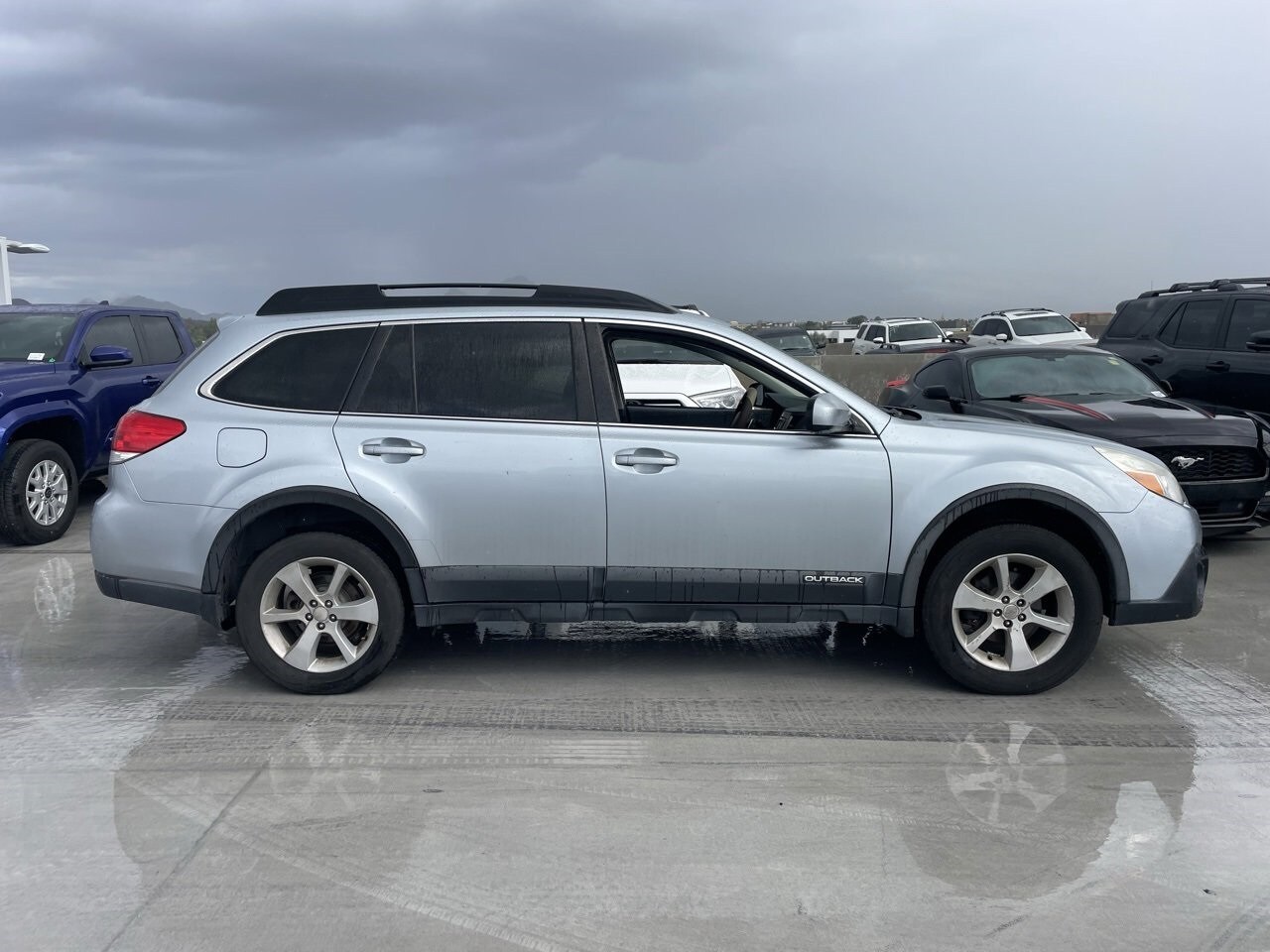2014 Subaru Outback 2.5i Premium photo 3