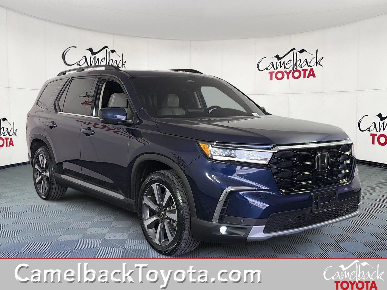 2023 Honda Pilot Touring AWD's photo