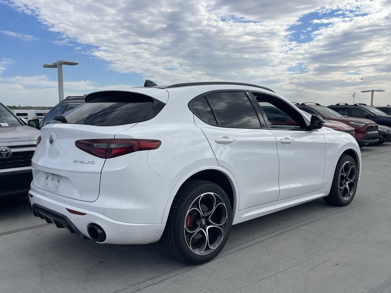 2023 Alfa Romeo Stelvio Ti photo 2