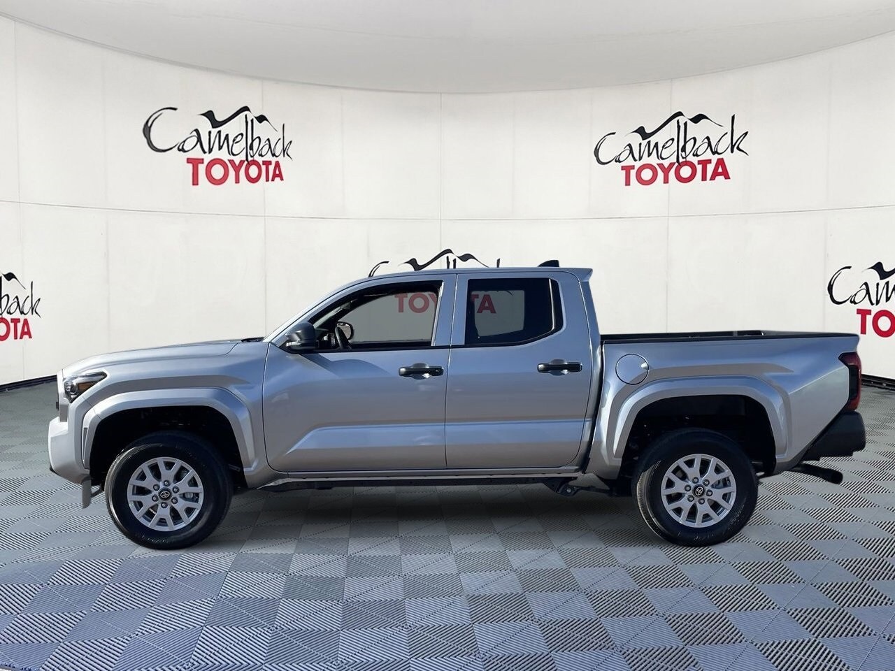 2025 Toyota Tacoma SR photo 4