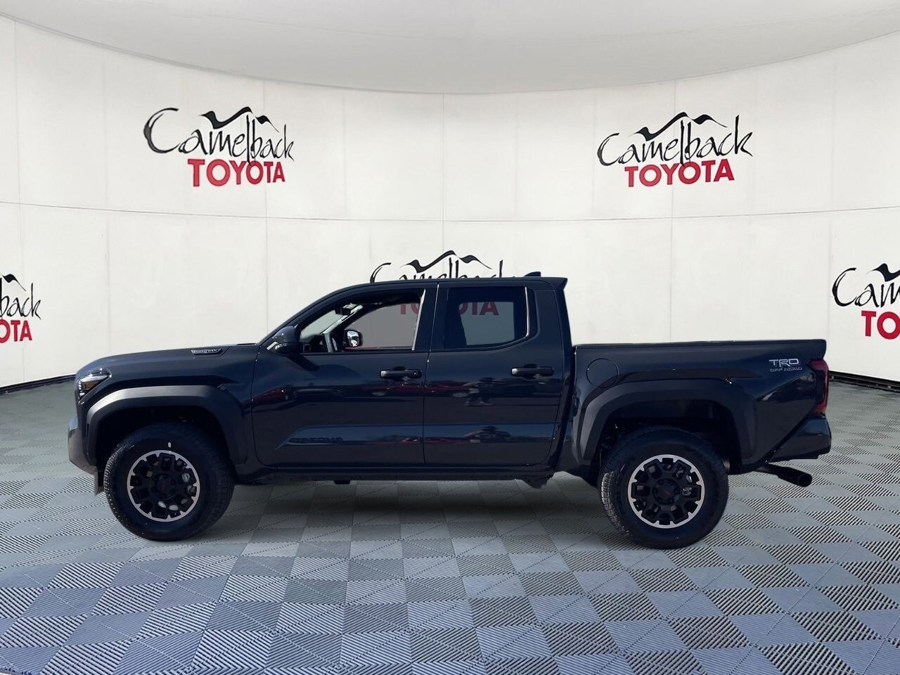2025 Toyota Tacoma TRD photo 4