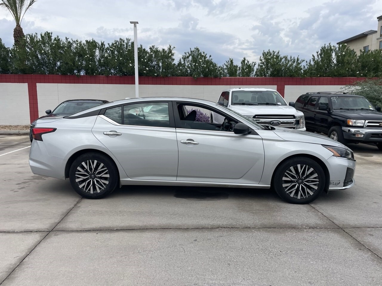2024 Nissan Altima 2.5 SV photo 3