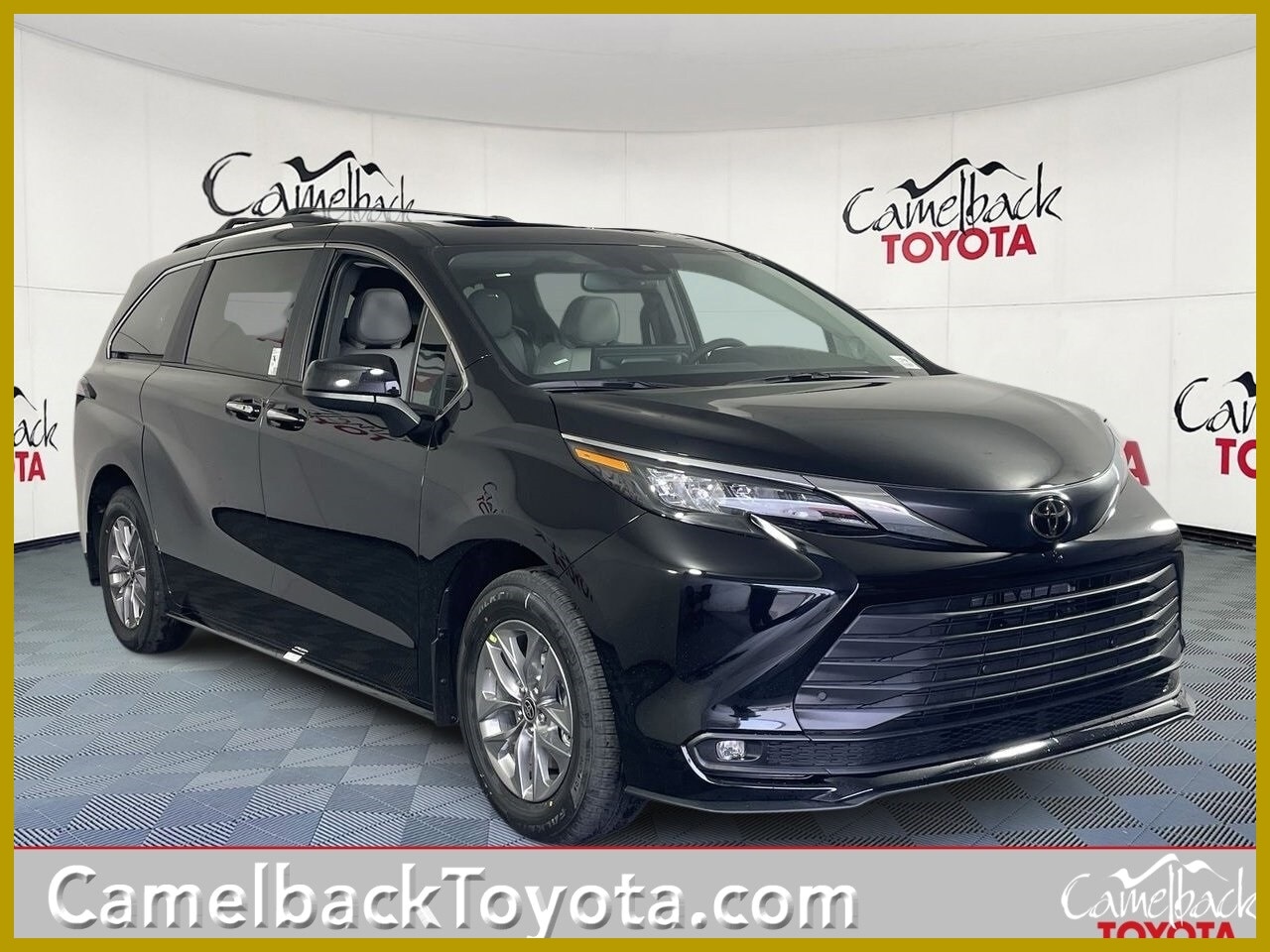 2026 Toyota Sienna XLE's photo