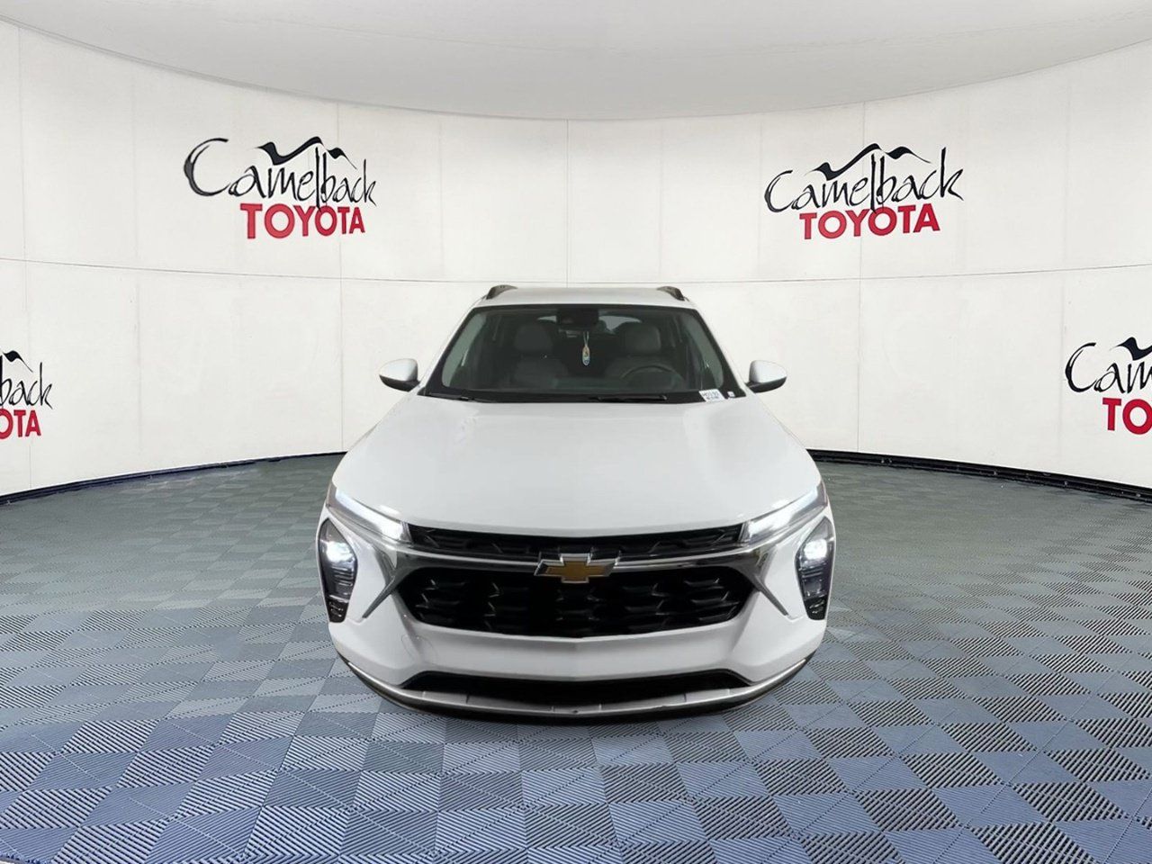 2025 Chevrolet Trax LT - Photo 5