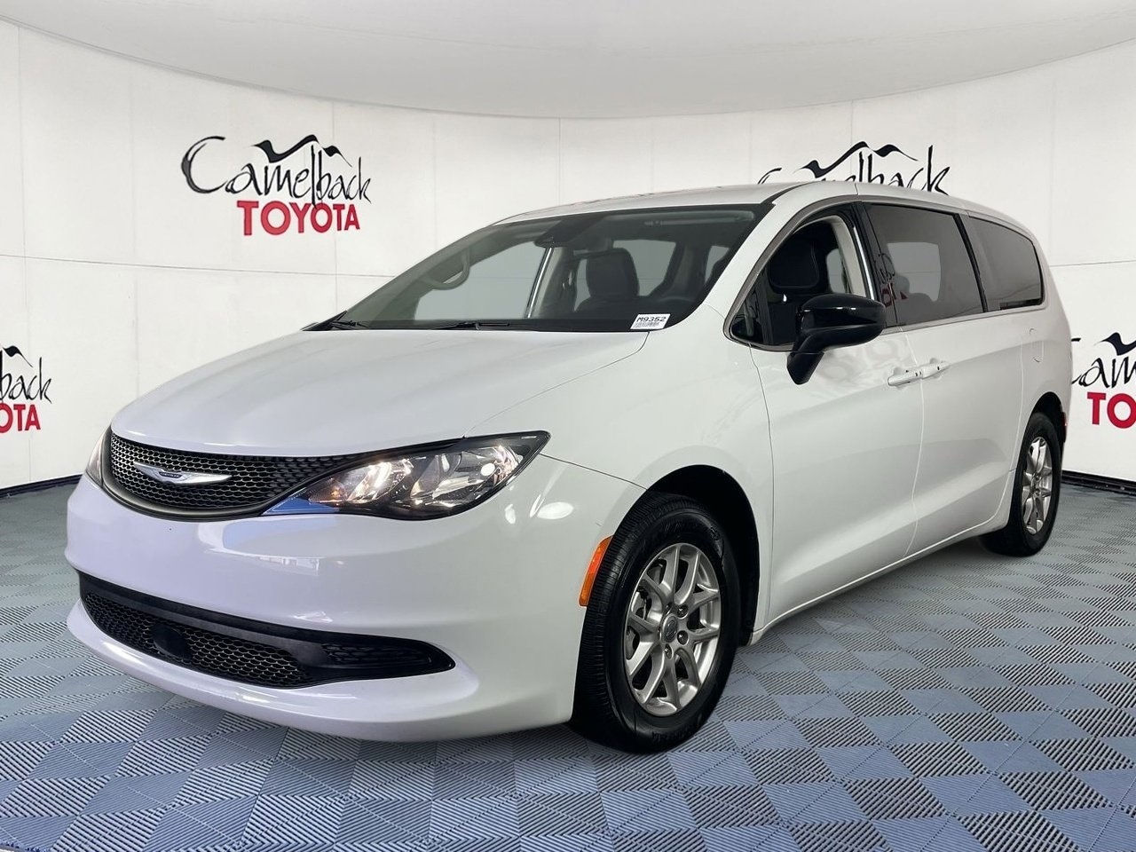 2024 Chrysler Voyager LX photo 3