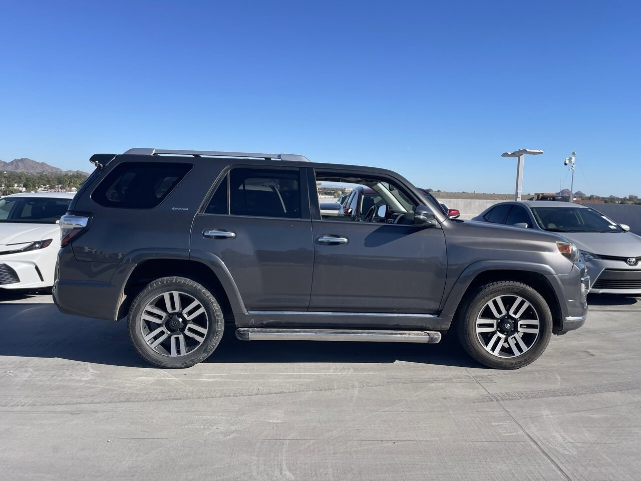 2016 Toyota 4Runner Limited photo 3