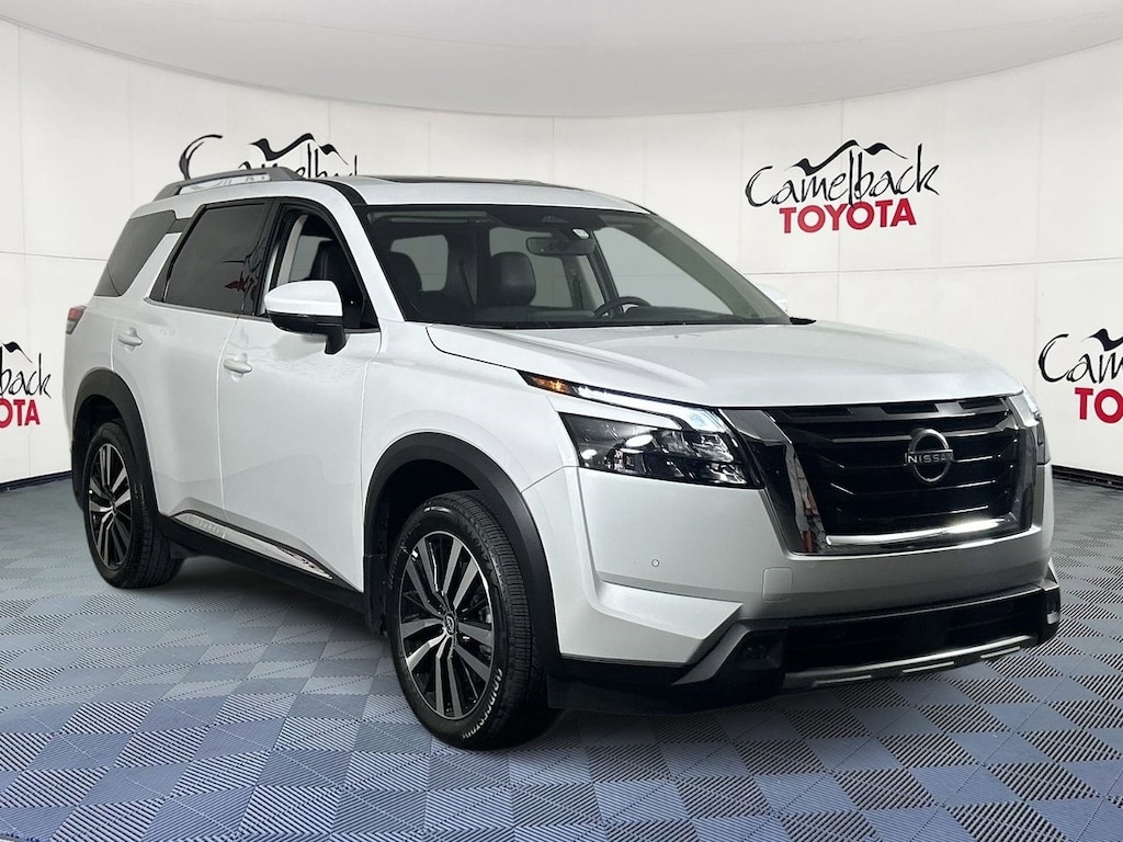Used 2025 Nissan Pathfinder Platinum SUV