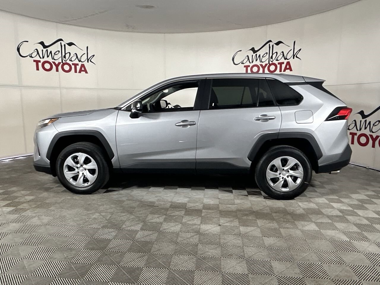 2025 Toyota RAV4 LE photo 2