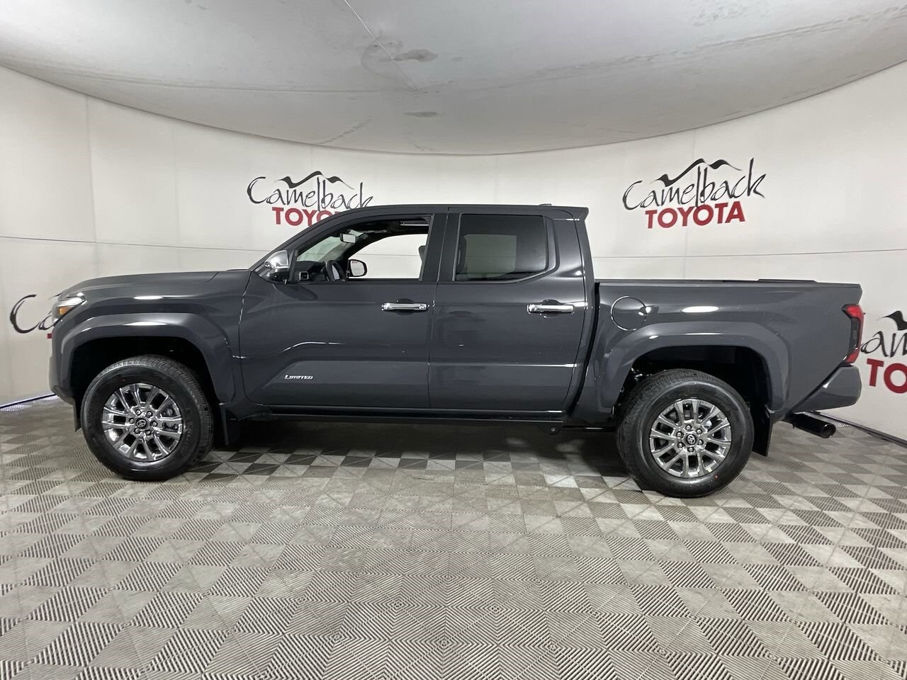 2025 Toyota Tacoma Limited photo 3