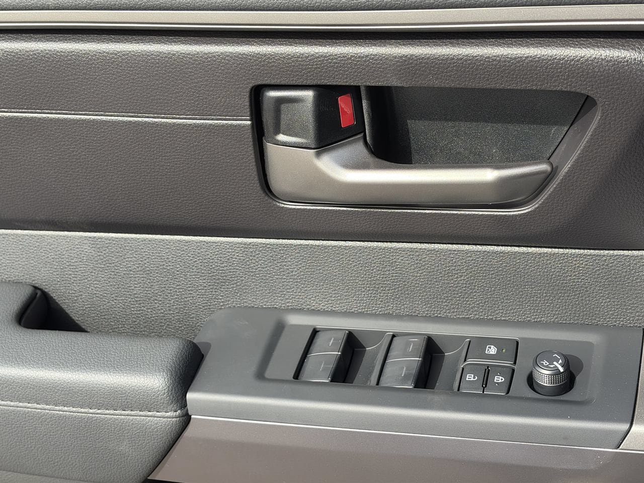 2026 Toyota Tundra SR5 - Photo 16
