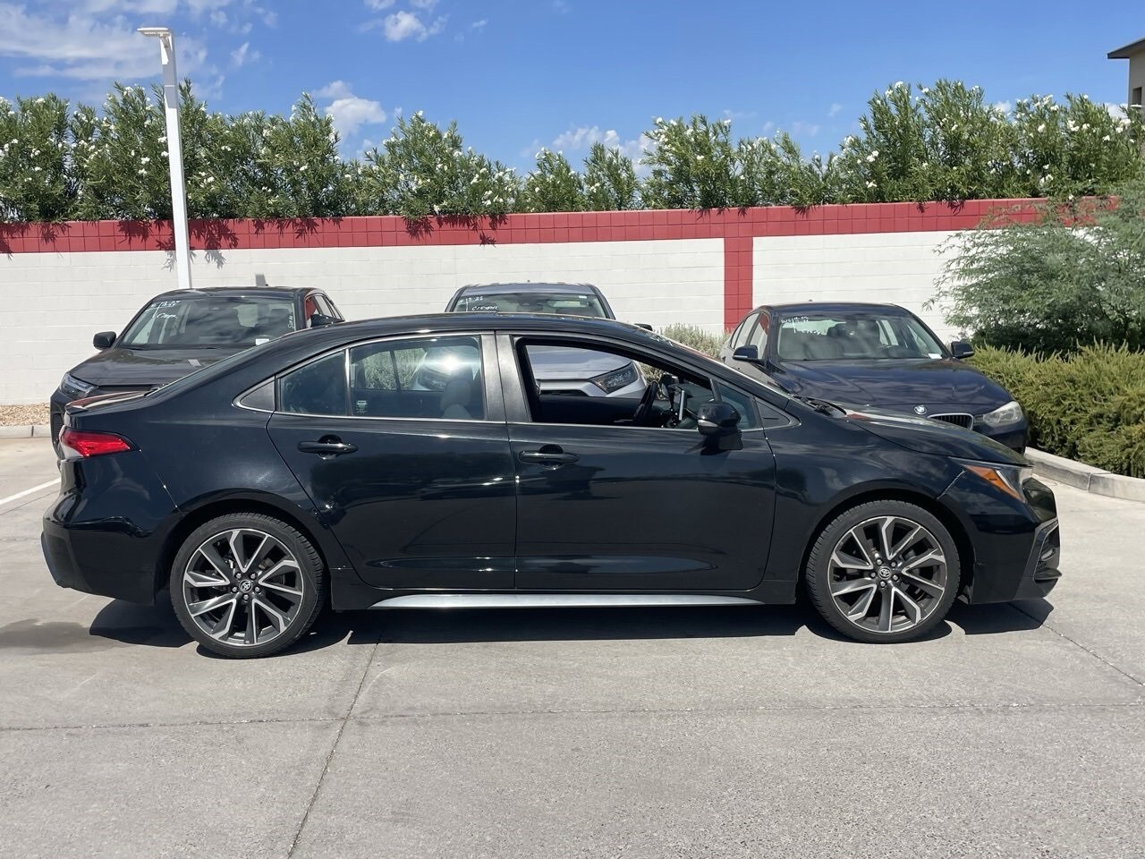 2020 Toyota Corolla SE photo 2