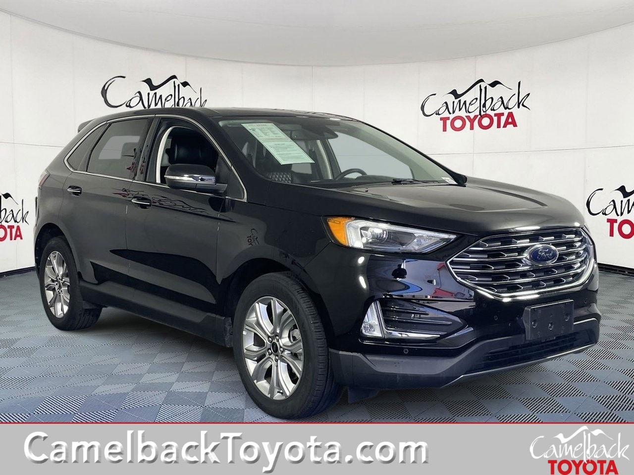 2024 Ford Edge Titanium's photo