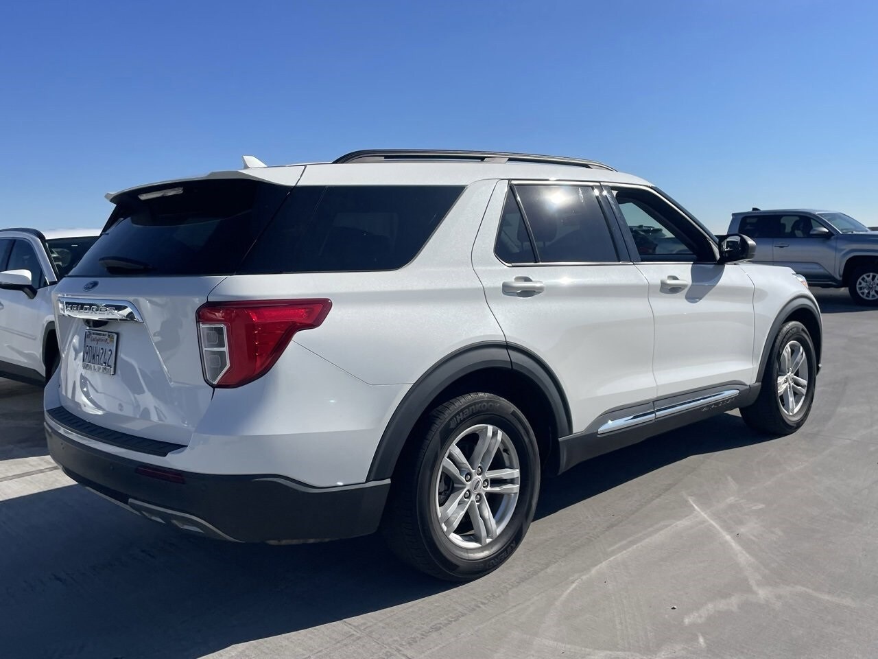 2022 Ford Explorer XLT photo 2